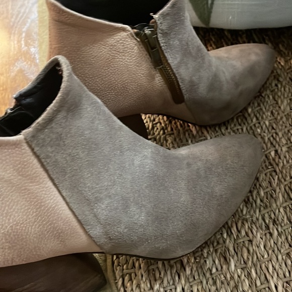 Anthropologie Diba True neutral light taupe tan suede leather ankle boots 6.5 - Picture 10 of 11